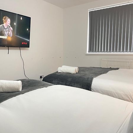 4 Bedroom 2 Bathroom Shared House - Near Bhx And Nec バーミンガム エクステリア 写真