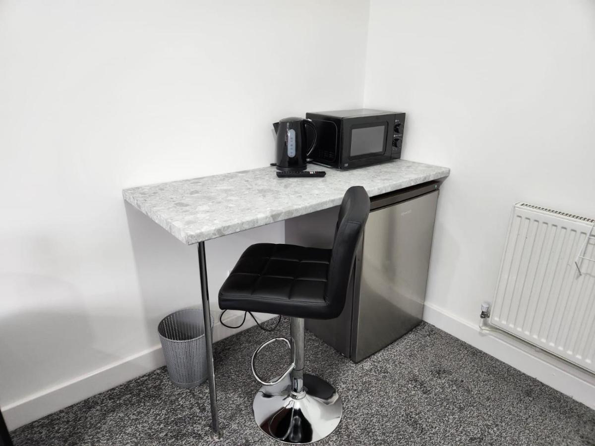 4 Bedroom 2 Bathroom Shared House - Near Bhx And Nec バーミンガム エクステリア 写真