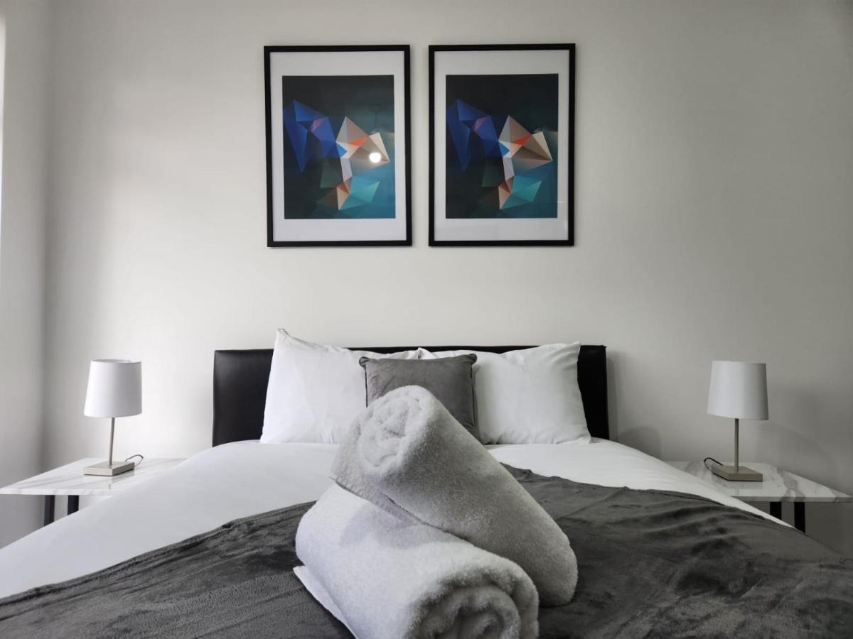 4 Bedroom 2 Bathroom Shared House - Near Bhx And Nec バーミンガム エクステリア 写真