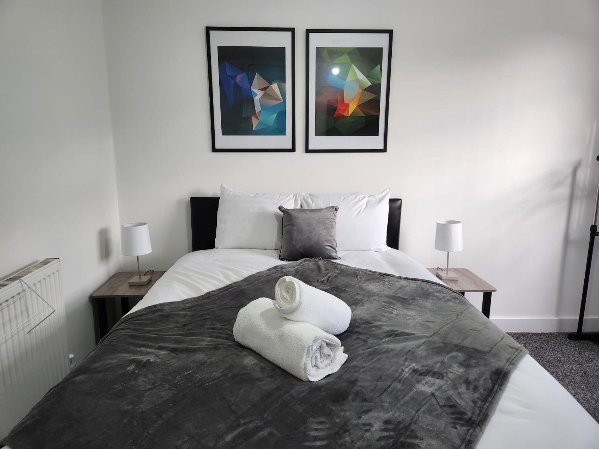 4 Bedroom 2 Bathroom Shared House - Near Bhx And Nec バーミンガム エクステリア 写真