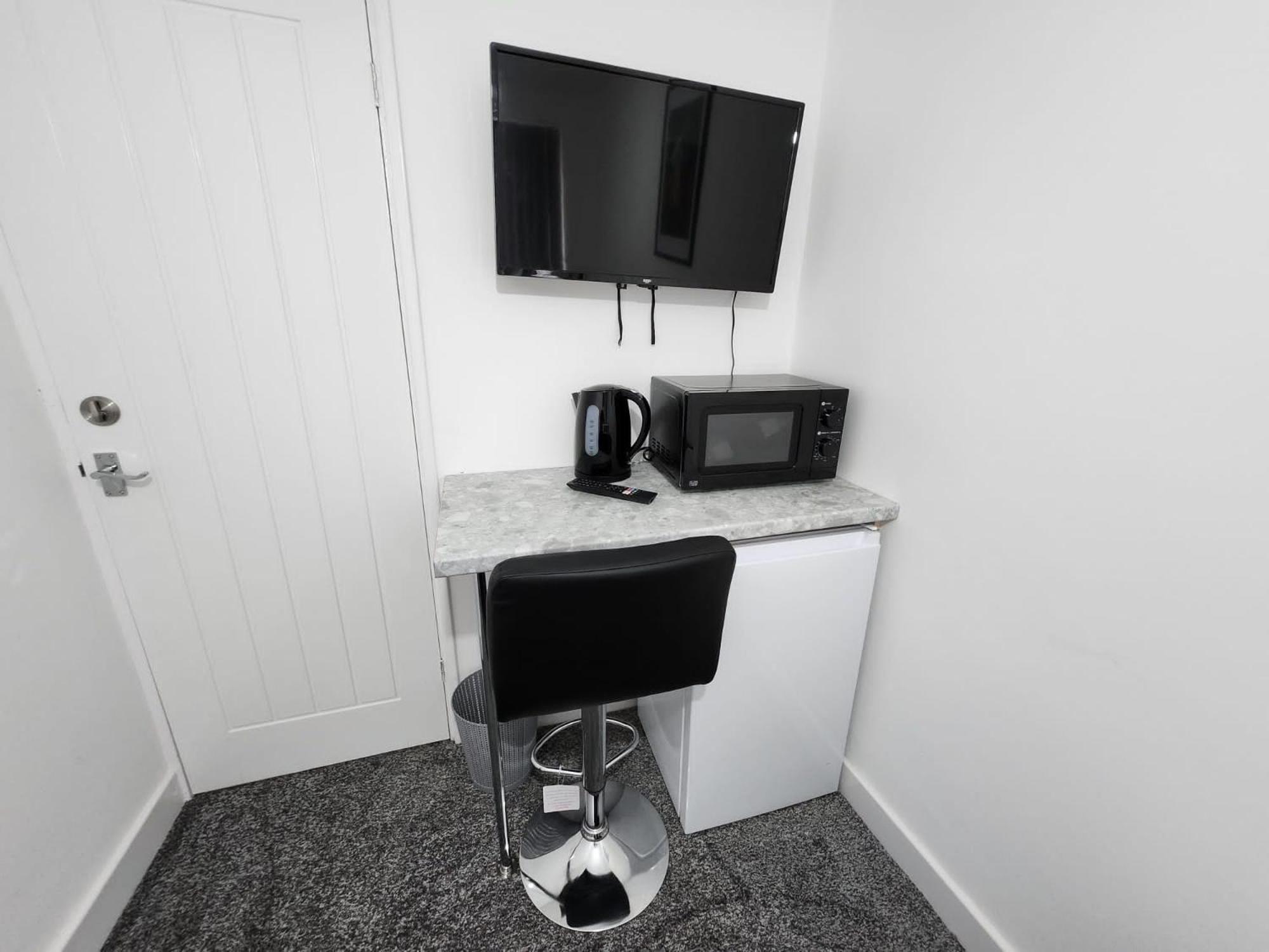 4 Bedroom 2 Bathroom Shared House - Near Bhx And Nec バーミンガム エクステリア 写真
