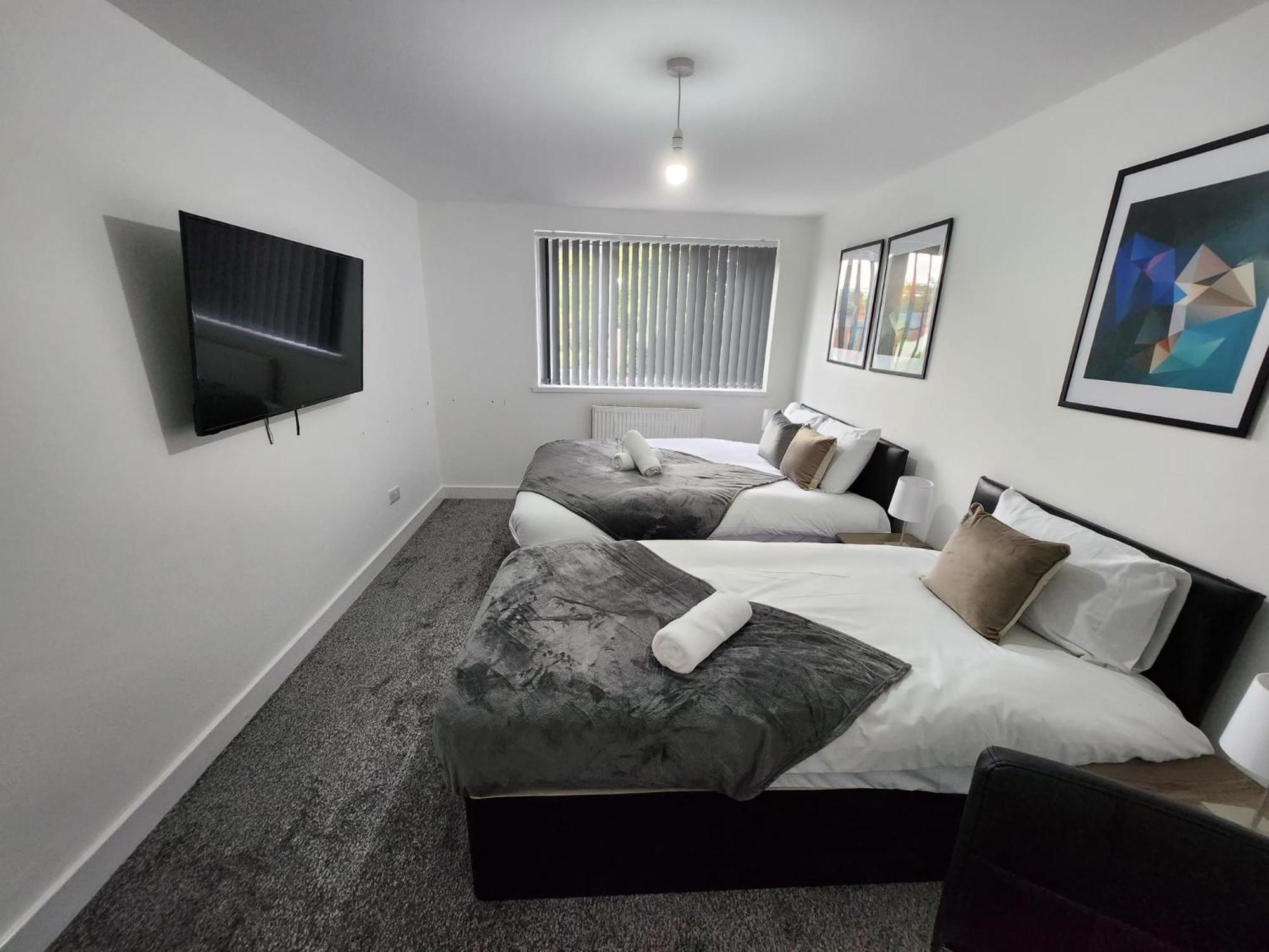 4 Bedroom 2 Bathroom Shared House - Near Bhx And Nec バーミンガム エクステリア 写真