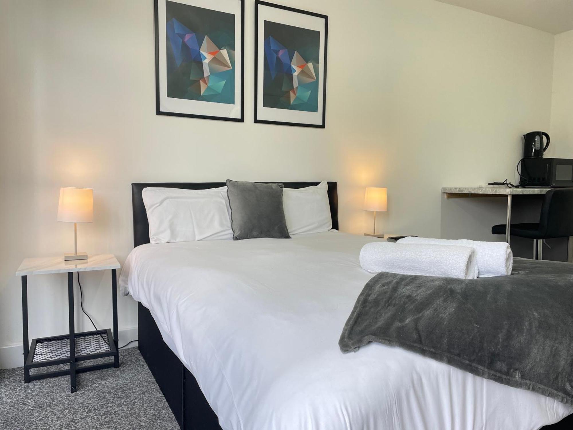 4 Bedroom 2 Bathroom Shared House - Near Bhx And Nec バーミンガム エクステリア 写真