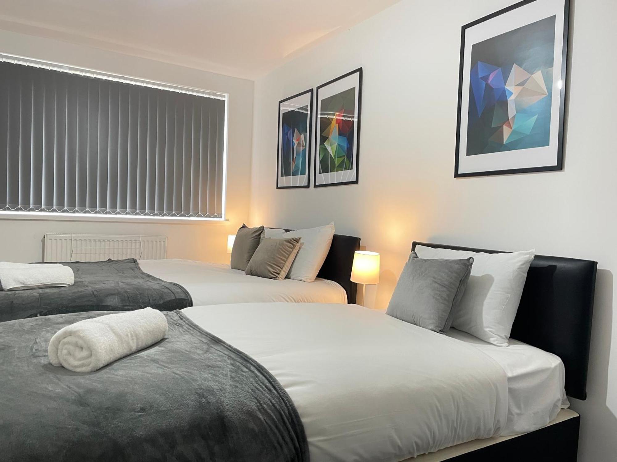 4 Bedroom 2 Bathroom Shared House - Near Bhx And Nec バーミンガム エクステリア 写真
