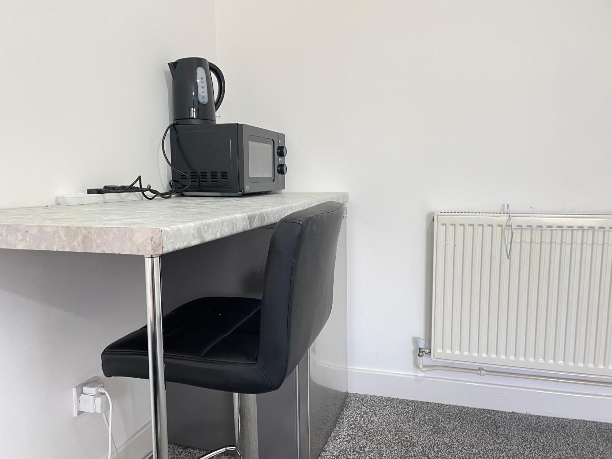 4 Bedroom 2 Bathroom Shared House - Near Bhx And Nec バーミンガム エクステリア 写真