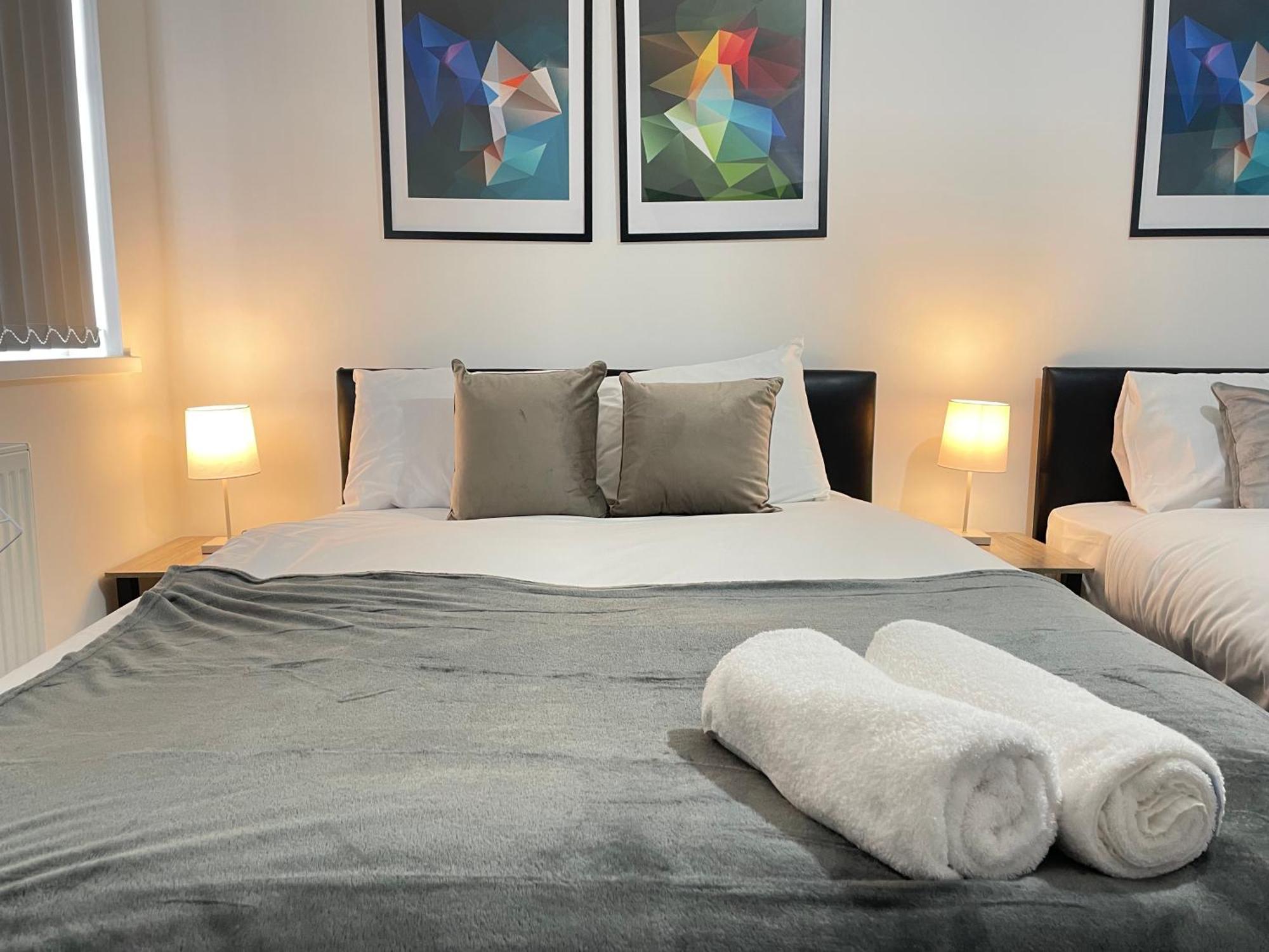 4 Bedroom 2 Bathroom Shared House - Near Bhx And Nec バーミンガム エクステリア 写真