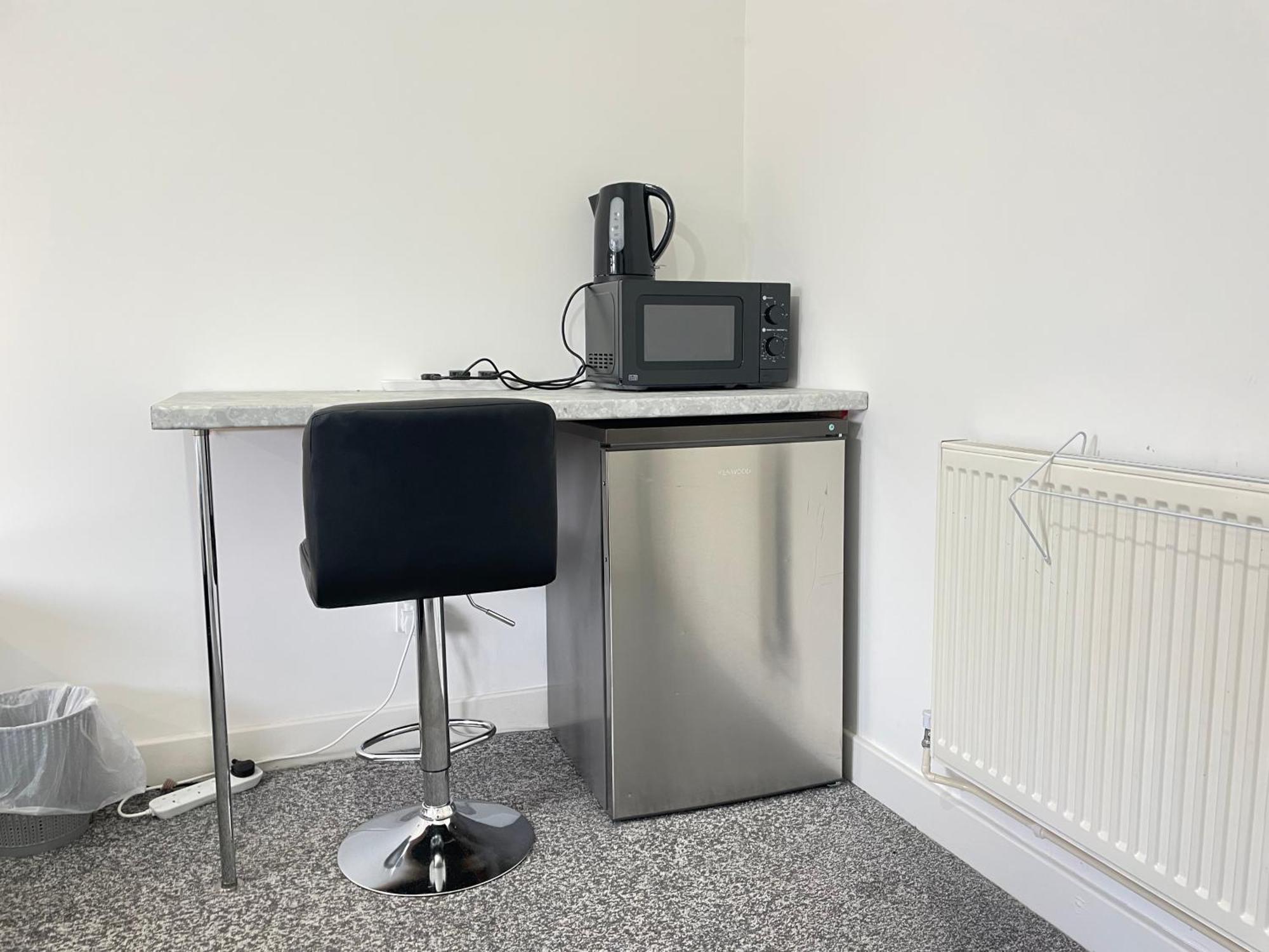 4 Bedroom 2 Bathroom Shared House - Near Bhx And Nec バーミンガム エクステリア 写真