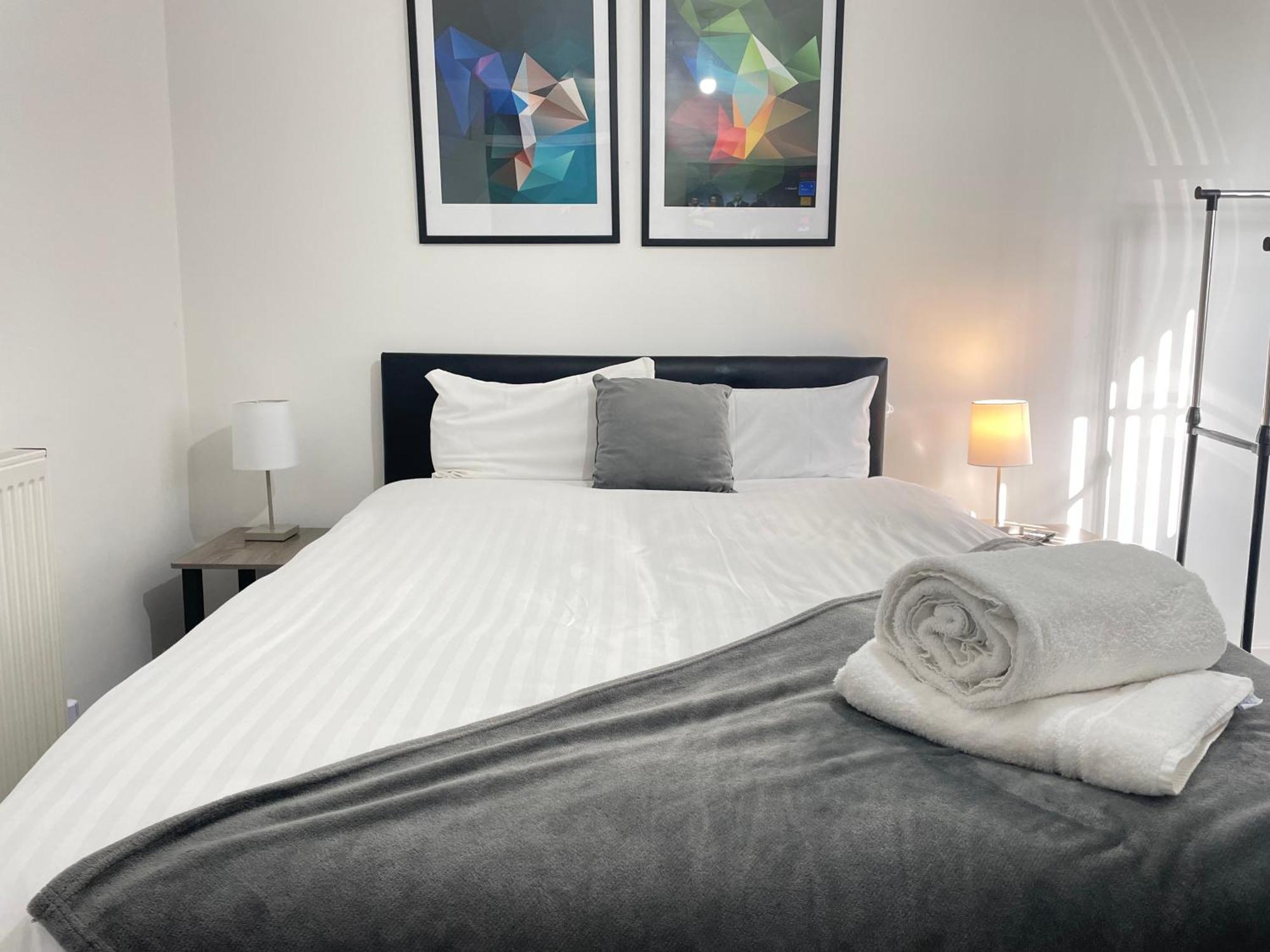 4 Bedroom 2 Bathroom Shared House - Near Bhx And Nec バーミンガム エクステリア 写真