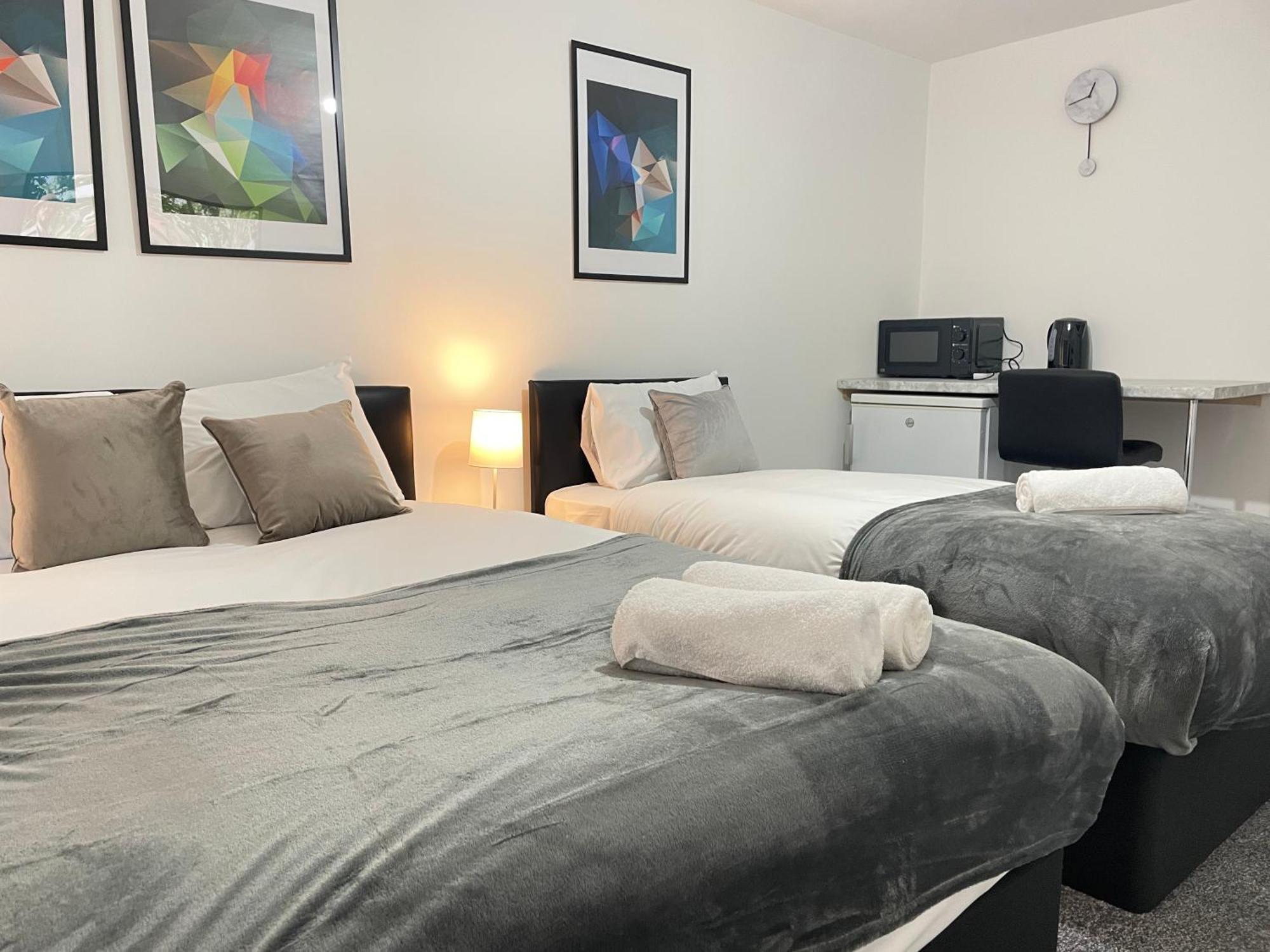 4 Bedroom 2 Bathroom Shared House - Near Bhx And Nec バーミンガム エクステリア 写真