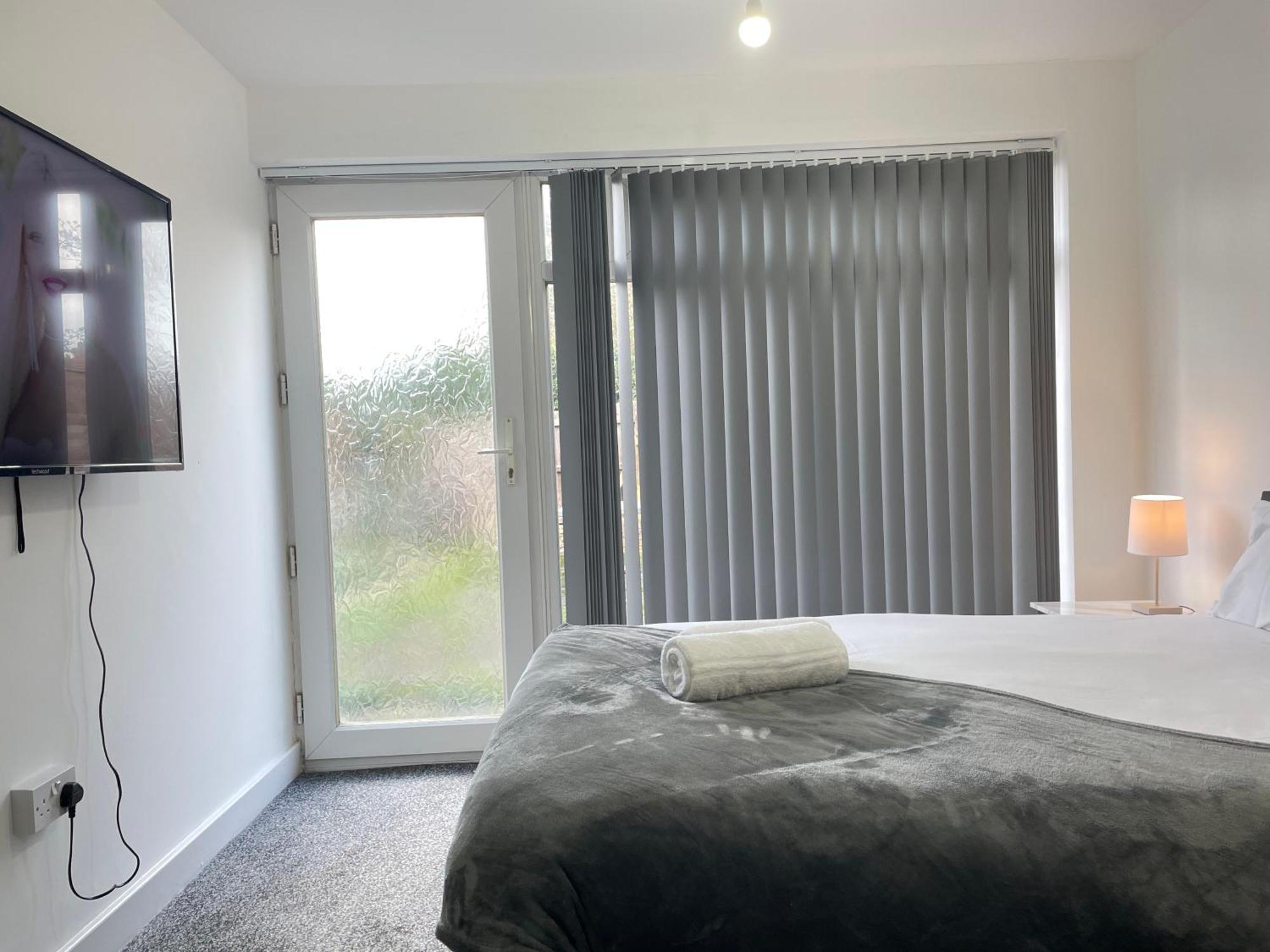 4 Bedroom 2 Bathroom Shared House - Near Bhx And Nec バーミンガム エクステリア 写真